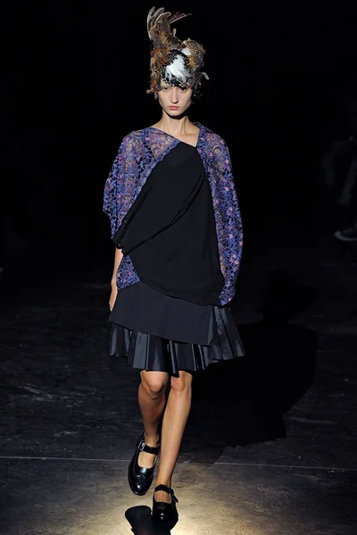 Look 27